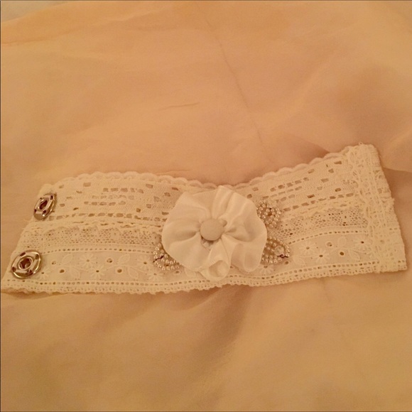 🔑 BUNDLE of Gorgeous Wristlets Upcycled materials - Picture 7 of 8